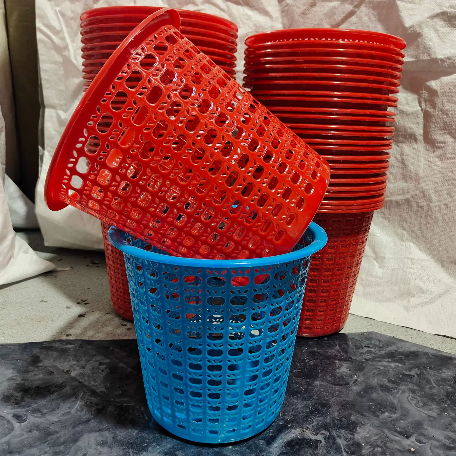 垃圾桶家用卧室加厚厨房卫生间塑料大号镂空客厅办公室大容量纸篓