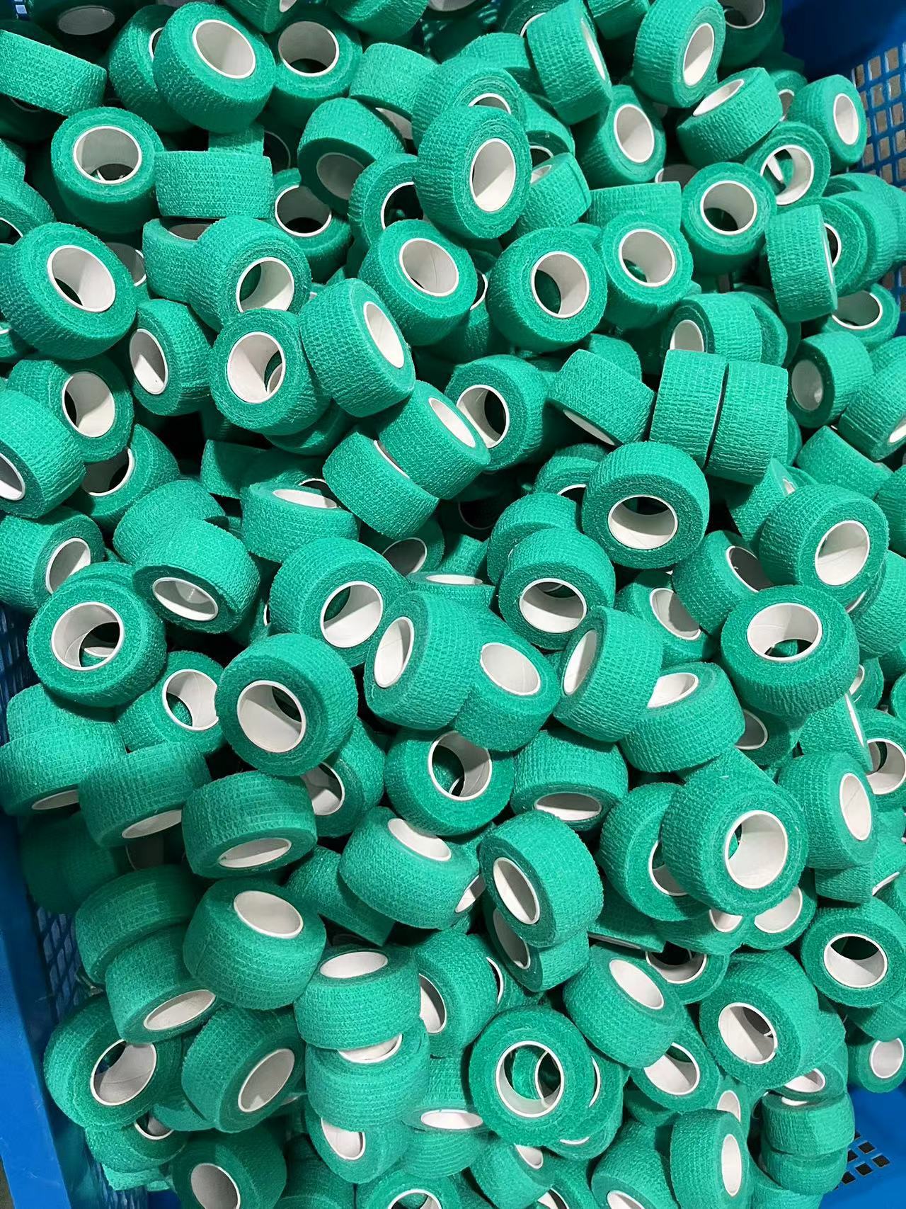 Fabricante universal no tejido elástico autoadhesivo vendaje escritura dedo tobillo vendaje deportes tatuaje mascota vendaje