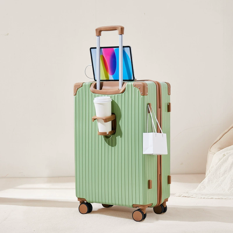Capacious suitcase, durable box with zipper