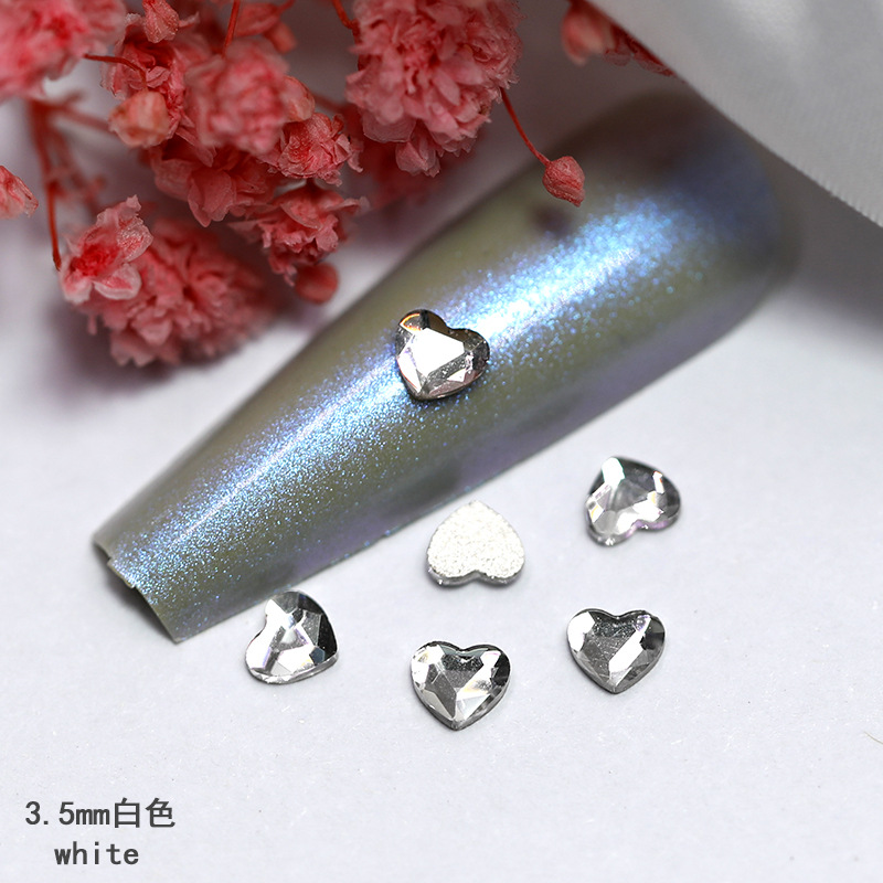 Nail jewelry Small love Flat Bottom Diamond Glass Diamond Flash diamond Heart nail decoration accessories Cute mini girly heart