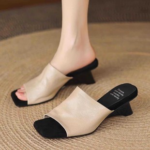 [Ready Stock] 3099 Slippers 2025 Summer Mule Outer Wear Soft Sole Thick Medium Heel Sandals
