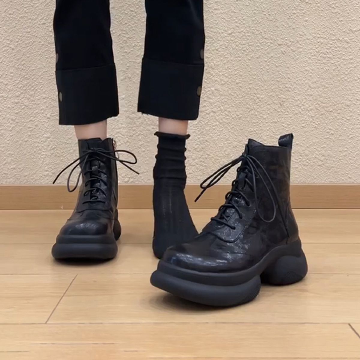 New British Style Soft Leather Thick-Soled Boots for Women 2025 Autumn and Winter Fleece-Lined Fashionable Soft-Soled Heightening Short Boots