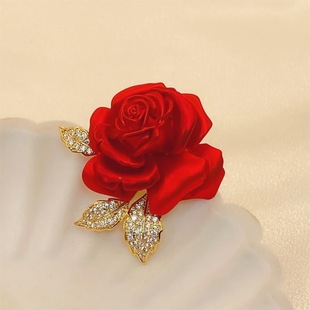 Red Rose elegant brooch high-end suit accessories pin elegant clothing fashionable exquisite design brooch wholesale