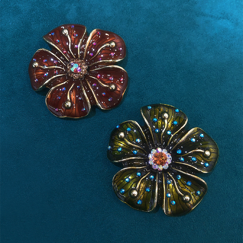 Retro Flower Alloy Plating Unisex Brooches display picture 1