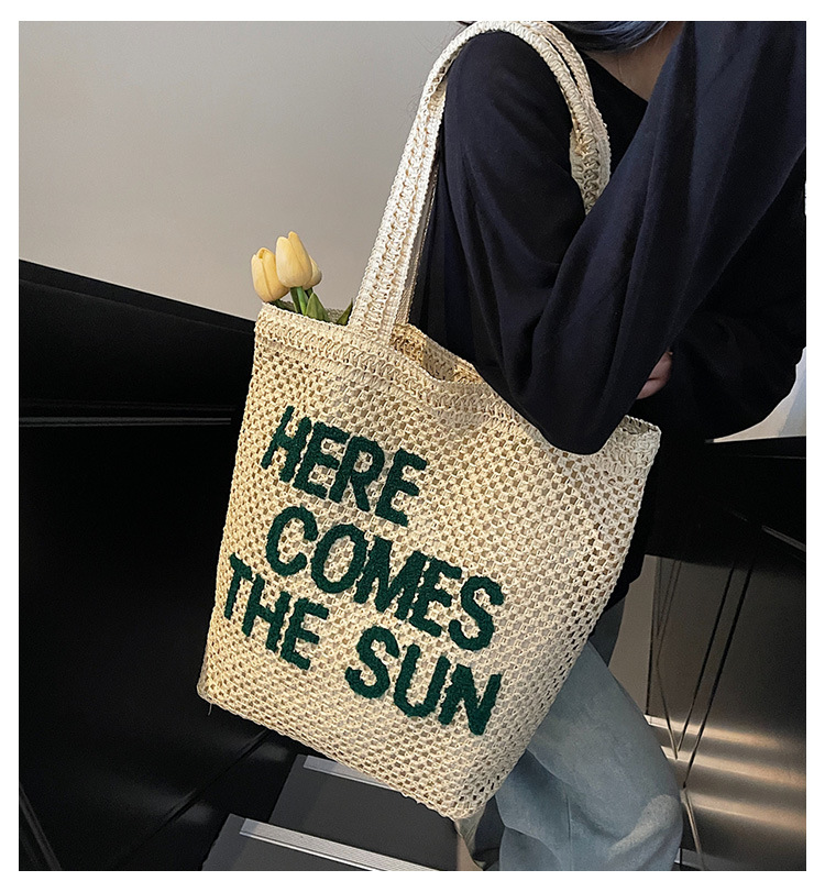 Women's Medium Straw Letter Classic Style Streetwear Weave Square Zipper Straw Bag display picture 1
