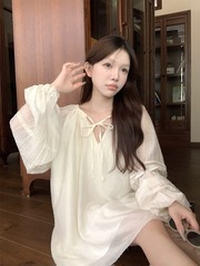 法式杏色绑带v领长袖连衣裙女装早秋宽松初恋裙子温柔气质a字短裙