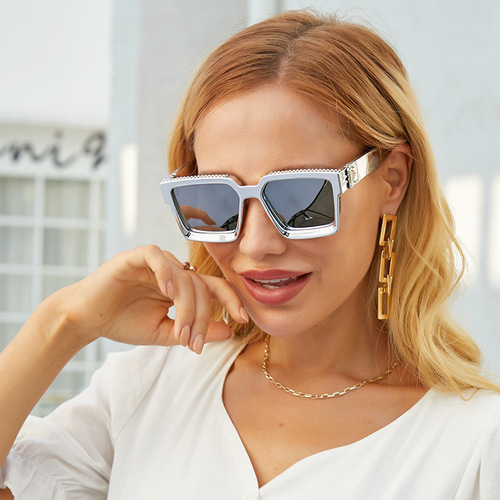  new diamond-encrusted large square frame sunglasses for women, European and American Internet celebrity millionaires, same style sunglasses for men, trendy shades