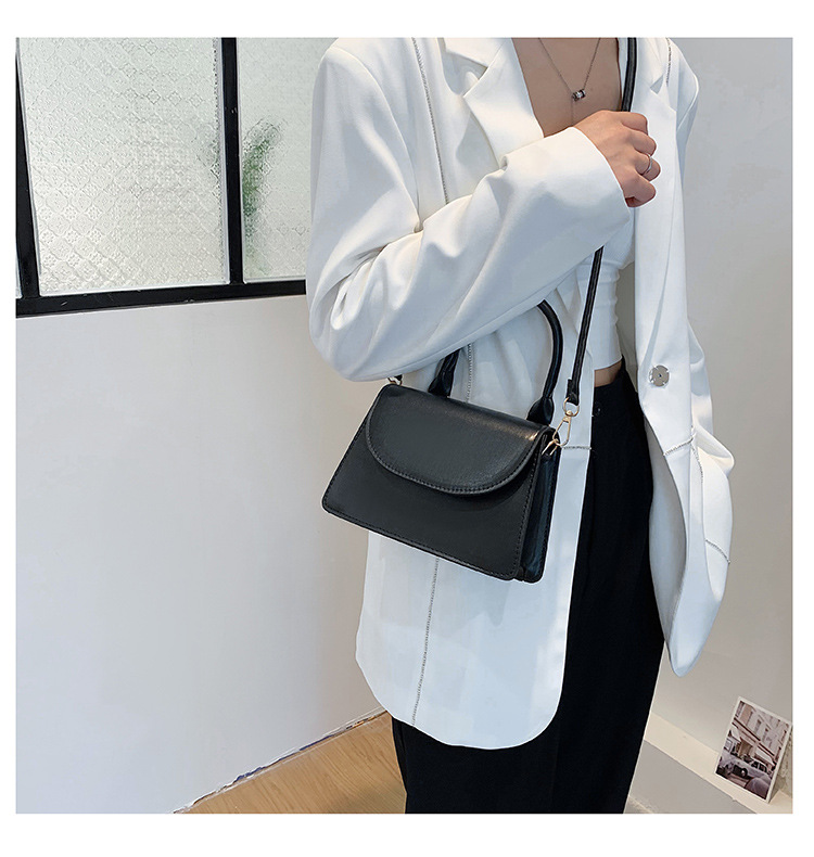 Women's Small Pu Leather Solid Color Basic Square Magnetic Buckle Crossbody Bag display picture 2