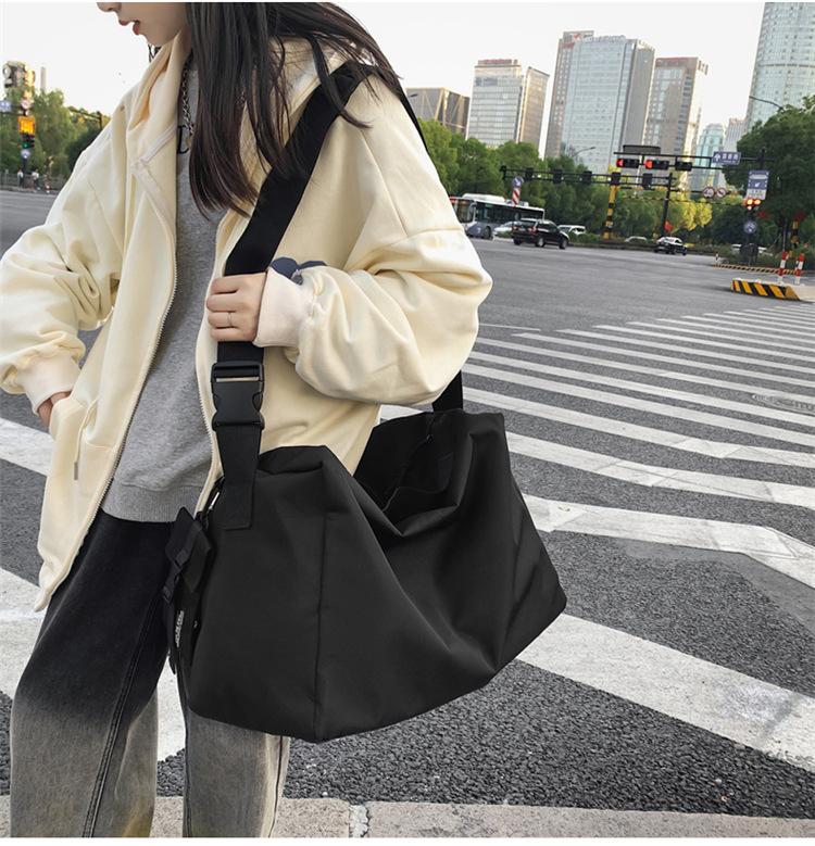 New South Korea simple trend big shoulder bag fashion shortdistance travel bag fitness bagpicture40
