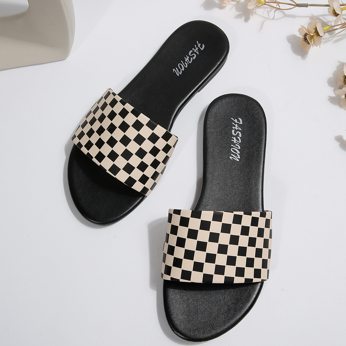 Sandalias Planas con Estampado de Ajedrez de Cuero Sintético, Cómodo, para Uso Diario image 6