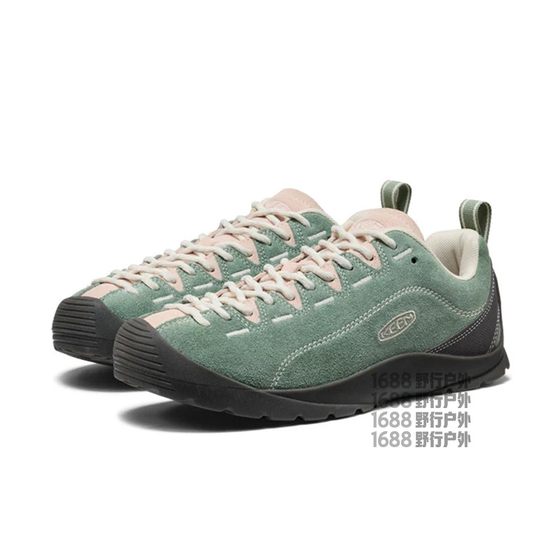 Gray green