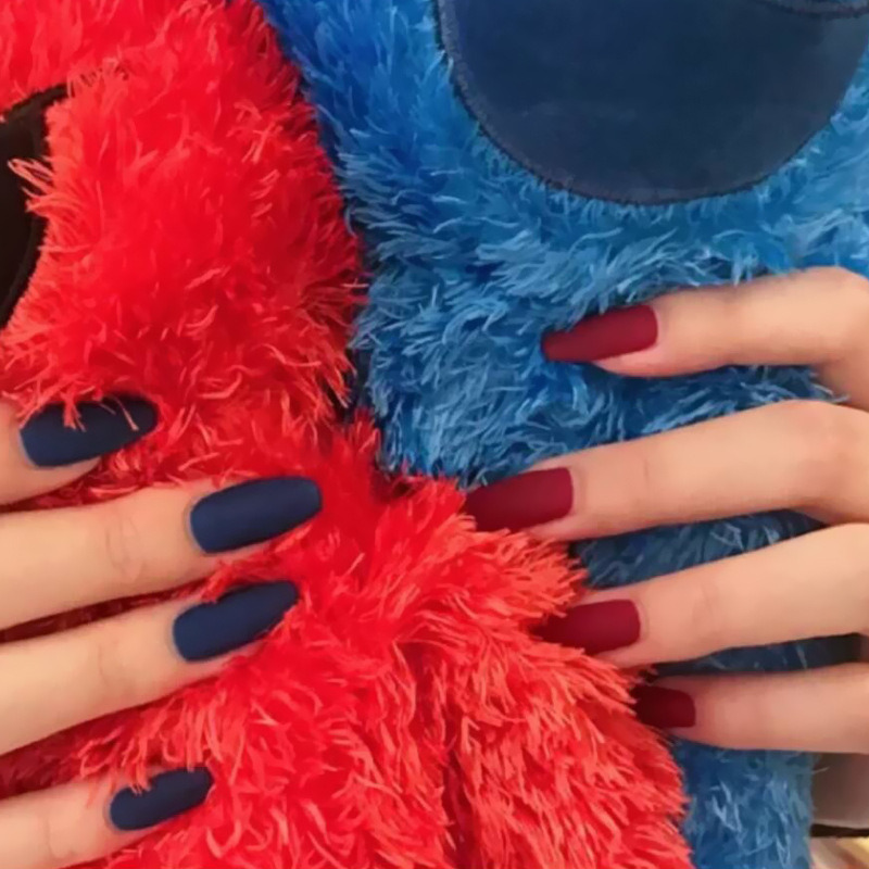 Nuevo parche de uñas de uñas de uñas esmeriladas de color sólido corto redondo desmontable parche de uñas postizas de uñas portátiles al por mayor