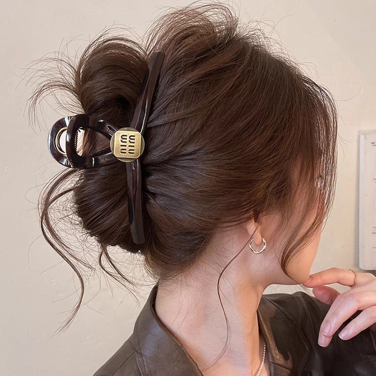 Clip de dibujos animados lindos y interesantes para mujeres 2025 nuevo estilo de alto nivel de tiburón clip de cabello clip de cabello de cabeza