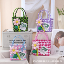 ���Ʋ�ɫ�����˻@�ӕr�д���Ұ�������ܾ����r�п�ͨ��ͯ���Y��