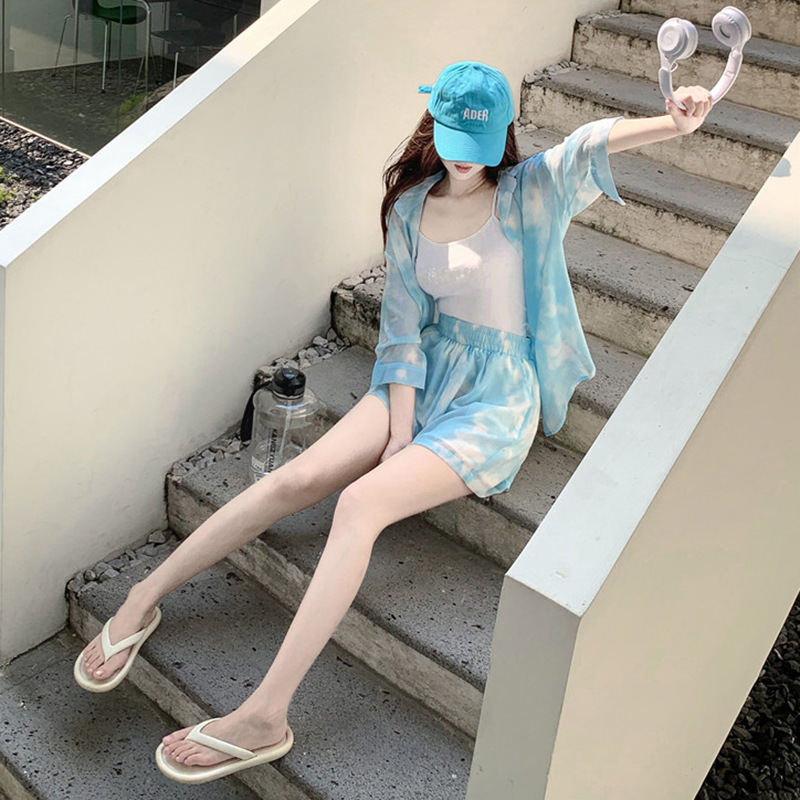 Summer New Vacation Sunscreen Women's Wear Summer Western Wind Travel Beach Age-reducing Fried Street Salt Wear Two-piece Set Summer New Vacation Sunscreen Women's Wear Summer Western Wind Travel Beach Age-reducing Fried Street Salt Wear Two-piece Set