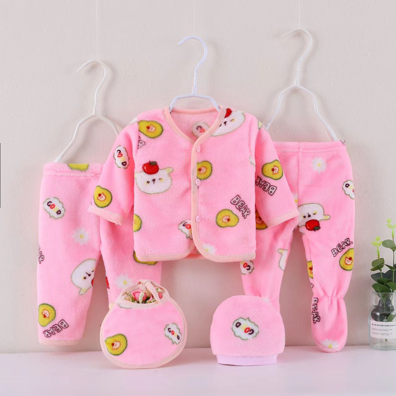 安阳外贸跑量货源双面绒加绒加厚宝宝套装衣服用品法兰绒五件套装