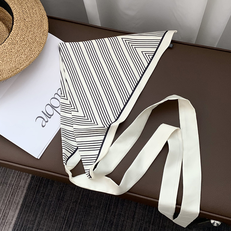 Toalla triangular con cintura, bufanda de seda con flor de anacardo retro, sensación de alta gama, cortina de pedo apilada multifuncional de verano, diadema de todo fósforo