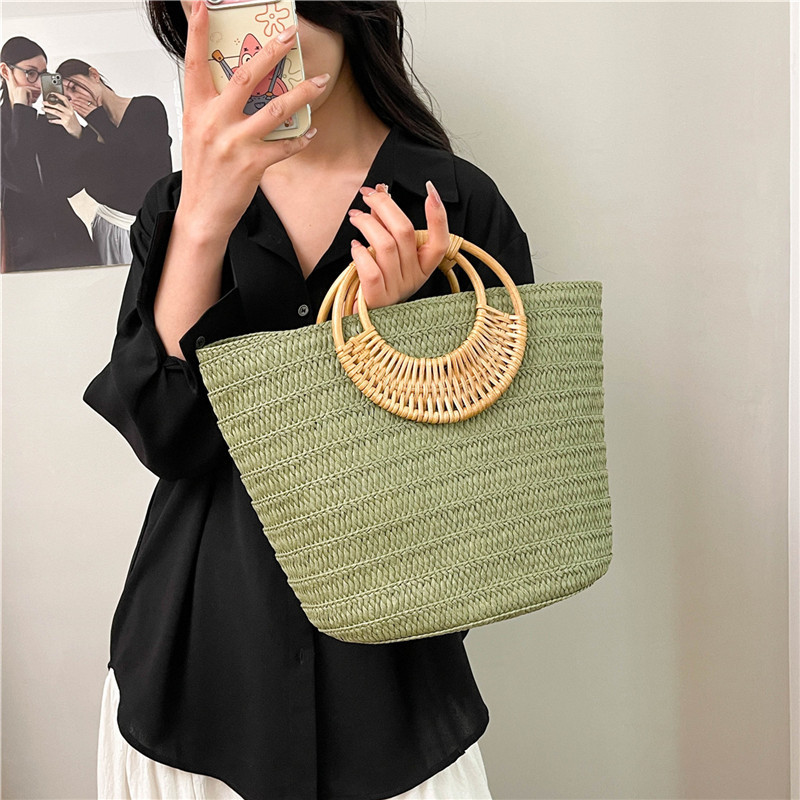 2026 New Style Straw Tote Bag for Women, Large Capacity Rattan Ring Handbag, Beach Vacation Woven Bag, Fashionable Commuter Bag