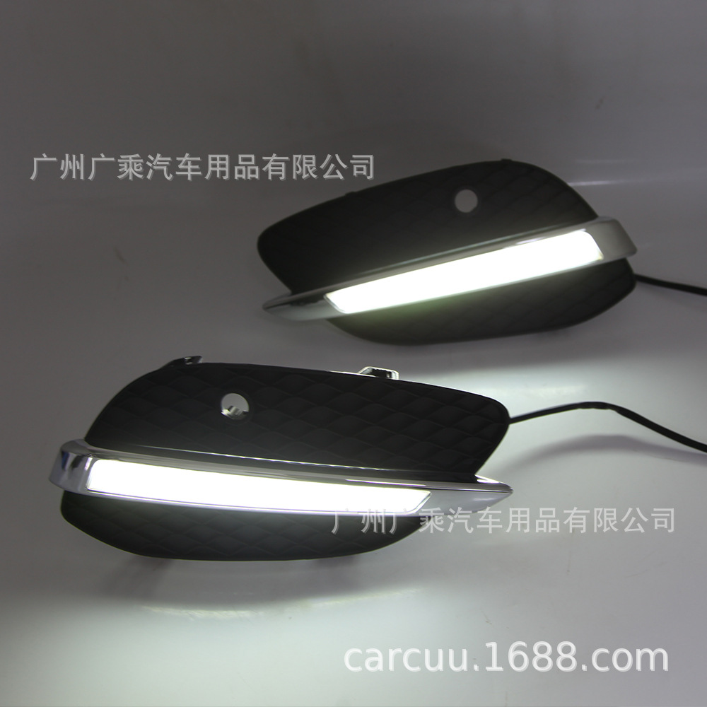 Adecuado para 15-16 Mercedes-Benz GLC luz diurna x205 Luz de marcha diurna de dirección de dos colores