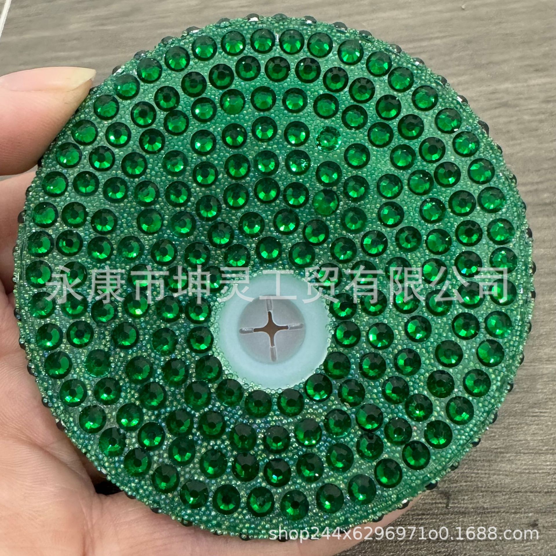 투명한 짙은 녹색