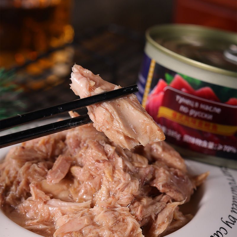 Russian-Style Canned Tuna Ready-To-Eat Seafood Canned Tuna Meat Sushi Salad Ingredients 185g Russian-Style Canned Tuna Ready-To-Eat Seafood Canned Tuna Meat Sushi Salad Ingredients 185g