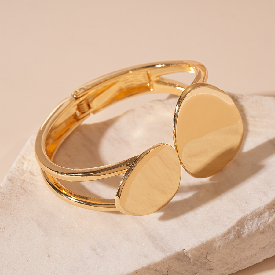 Pulsera de apertura geométrica irregular metálica europea y americana, personalidad exagerada, temperamento de nicho simple, joyería de alta gama femenina