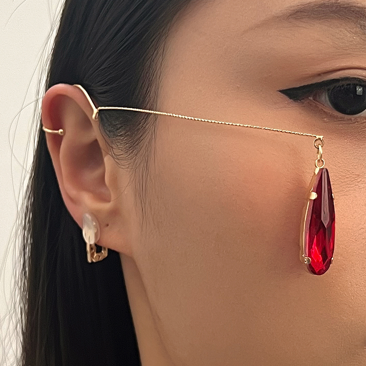 New cross-border water drop earrings for women, simple and unique niche design, rhinestone ear-hanging earrings