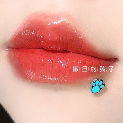 Pointed labret stud close-up product detail