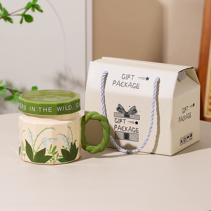 Taza de cerámica con tapa Taza de agua de alto valor Taza de oficina Taza de café con regalo de mano Taza de desayuno femenino Hombre