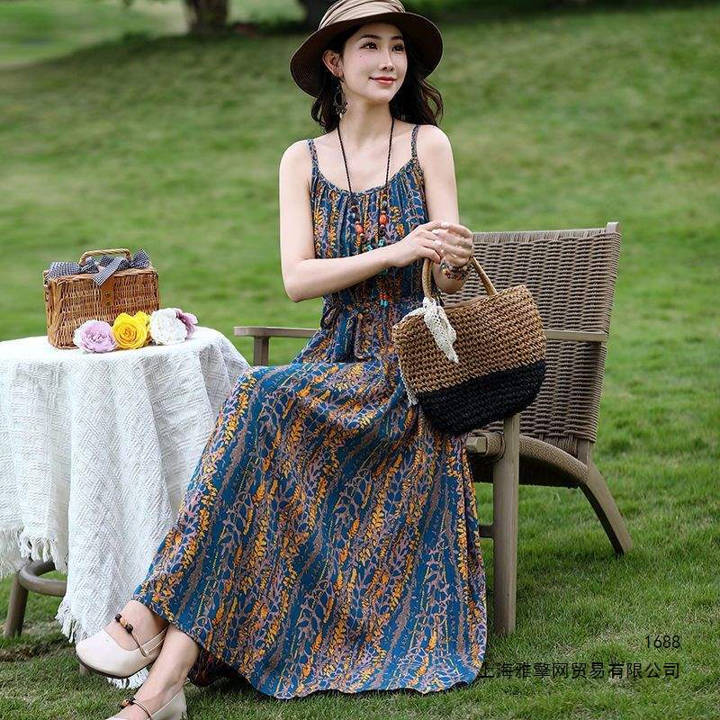 Spaghetti strap dress 2026 summer new vintage style floral holiday temperament sleeveless petite cotton silk long dress