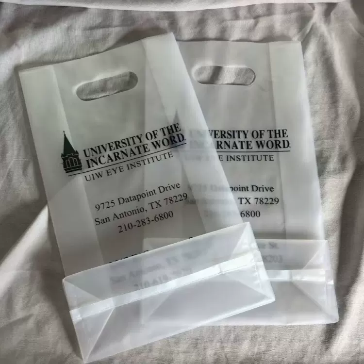 低压手提袋平口冲孔扣手塑料袋眼镜洗衣店四指手挽袋印logo定制袋