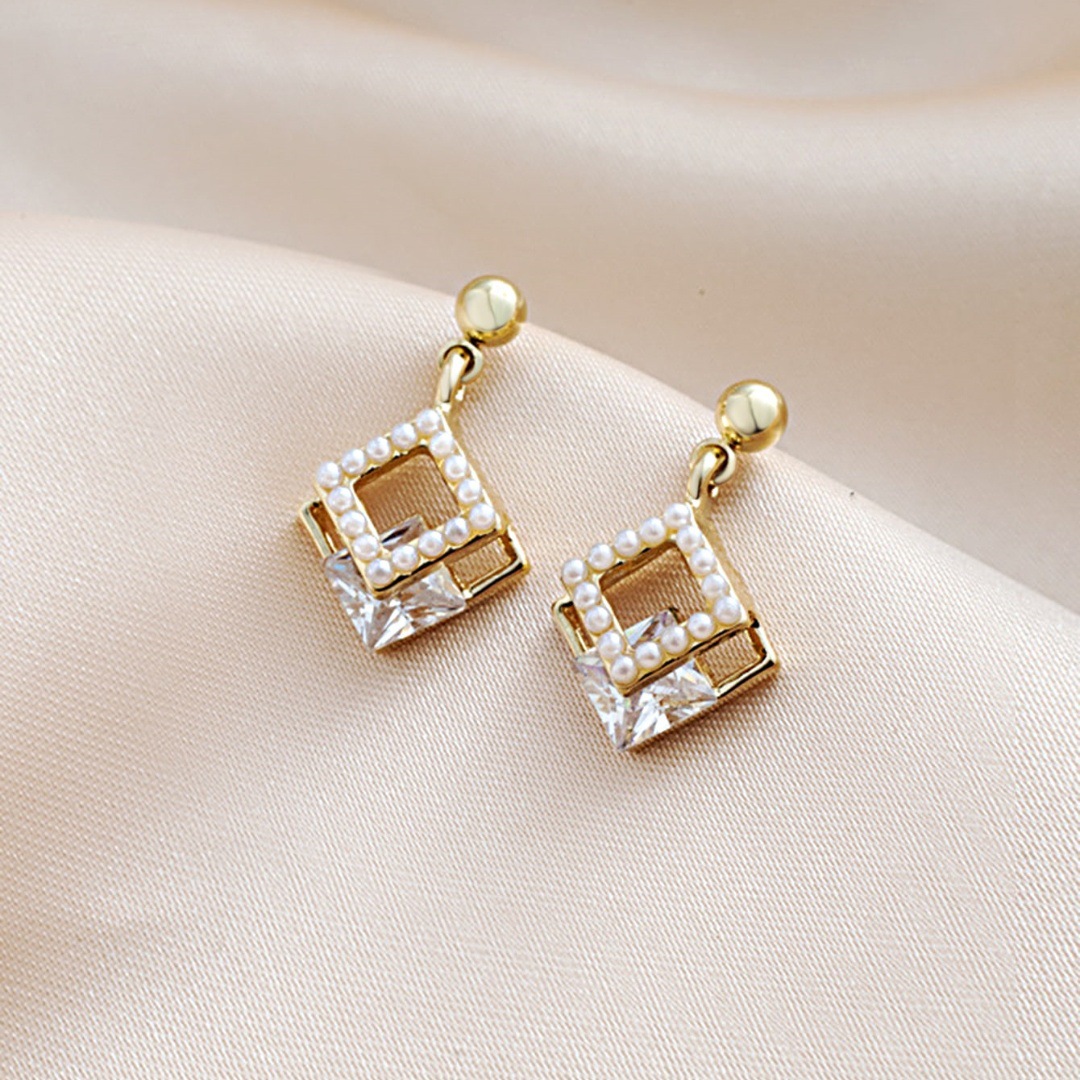 Nueva borla pendientes en línea celebridad diamante mariposa flor S925 pendientes de perlas moda elegante pendientes largos de adelgazamiento