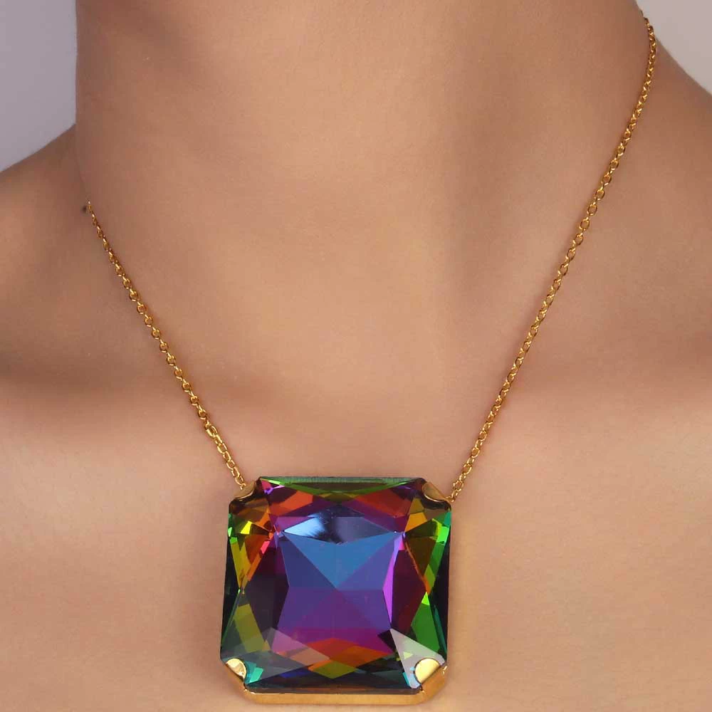 Новое европейское и американское простое геометрическое квадратное легкое роскошное ожерелье, трансграничное горячее продаваемое нишевое дизайнерское красочное ожерелье со стразами на ключице