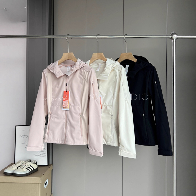 Factory Order! Autumn New Outdoor Mountain Series Windproof and Waterproof Hiking Soft Shell Jacket Mountaineering Jacket for Women