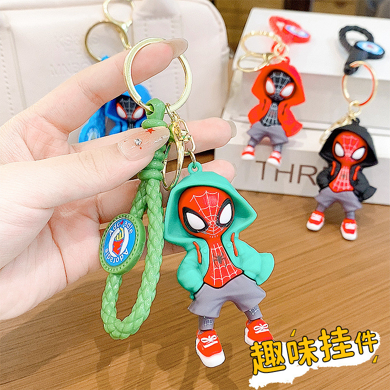 Nueva camiseta de moda cool Spiderman llavero Marvel muñeca colgante bolso de coche colgante regalo llavero image 3
