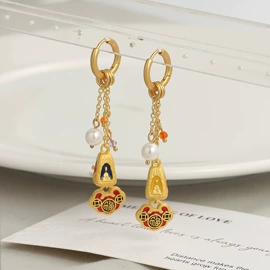 项链;耳钉;耳环