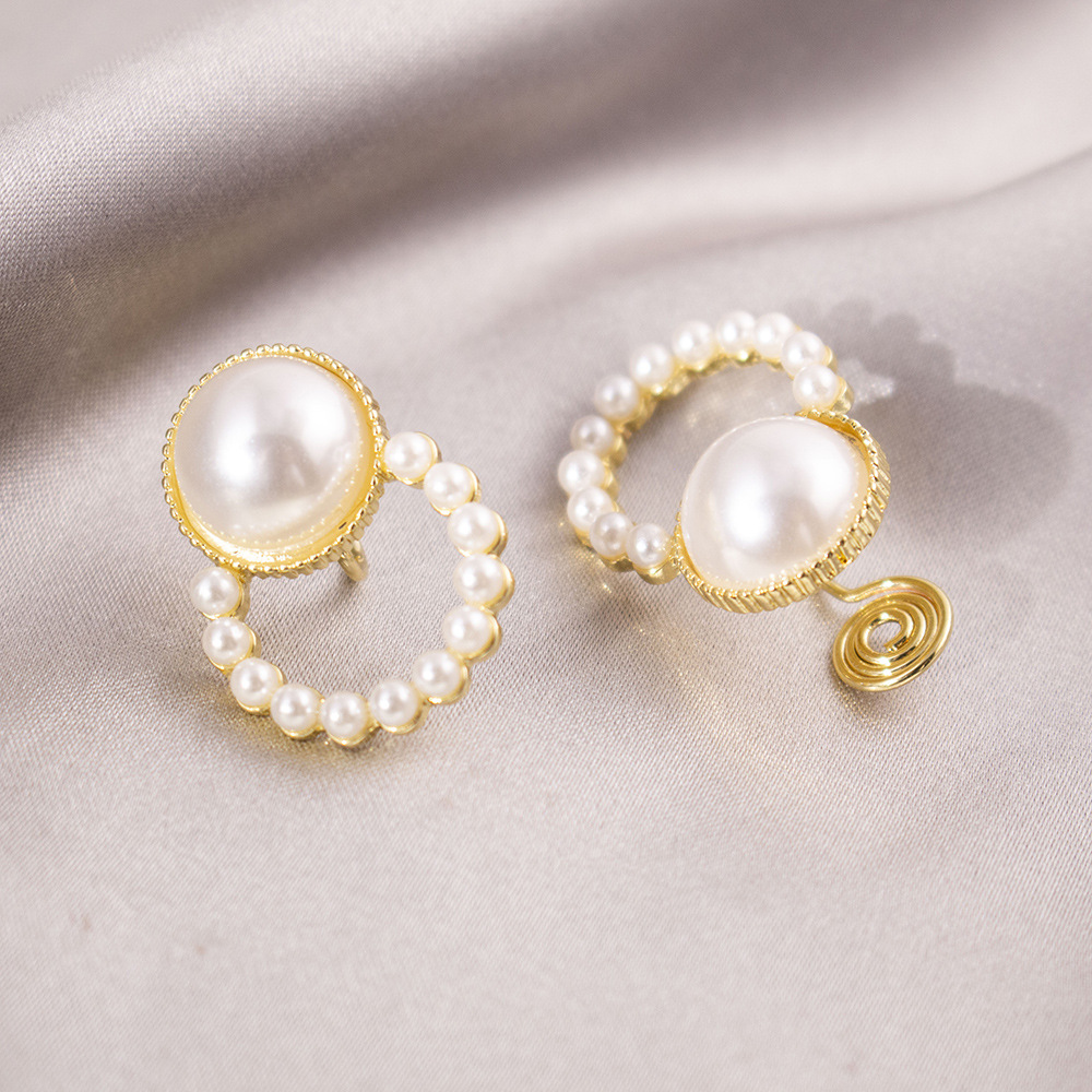 Lujo ligero, incienso pequeño, placa de incienso para mosquitos, pinzas para las orejas, pendientes de nicho para mujeres sin orejas perforadas, pendientes simples, compactas y versátiles de Yiwu al por mayor