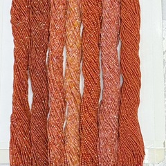 メーカーは天然の南紅の切断面の丸い玉の方糖の扁珠のそろばんの玉の円形の角の光の装飾品の部品を卸売りします。