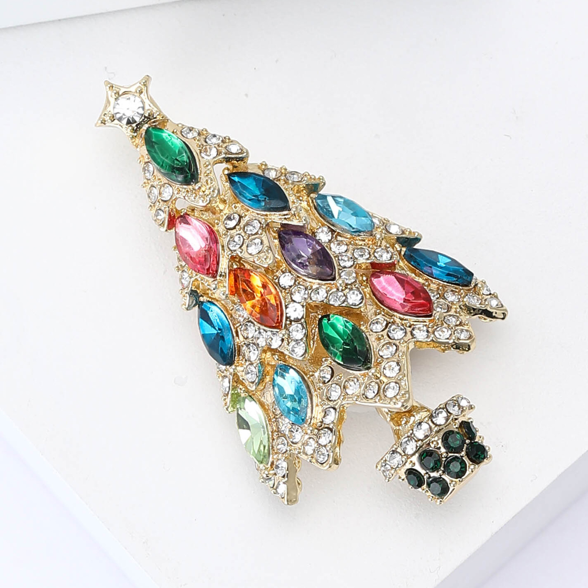 European and American New Christmas Tree Brooch Fashion Rhinestone Jewelry Alloy Enamel Enamel Brooch Versatile Pin Wholesale