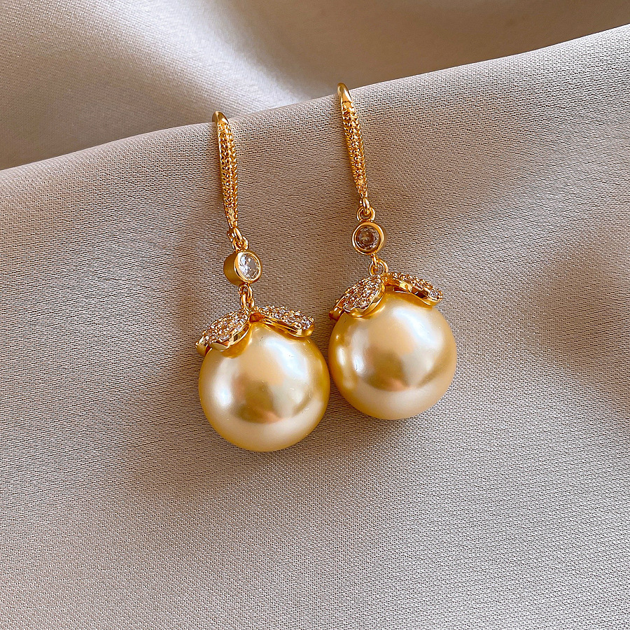 Pendientes exagerados de vintage medieval Pendientes de perlas geométricas de aceite de gota de diamantes de aguja de plata femenina Pendientes retro de sentido avanzado