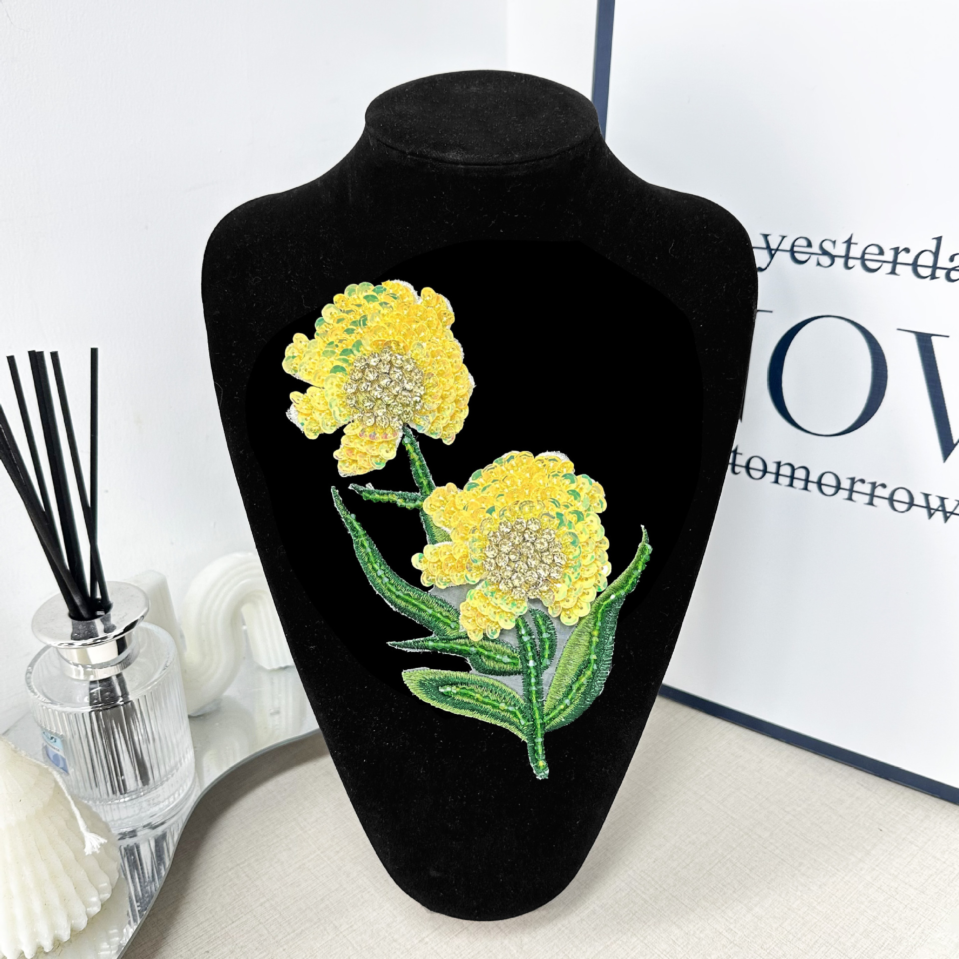 Ropa bordada colorida estilo nacional encaje bordado parche de rendimiento clásico ropa de ópera ropa de ópera accesorios de decoración al por mayor