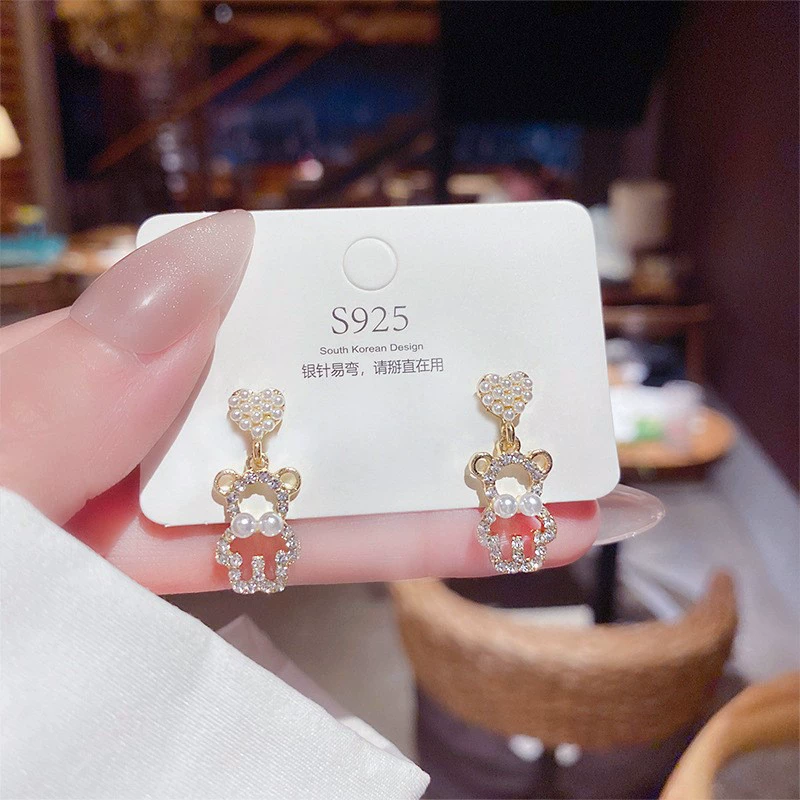 Серебряные серьги 925 пробы, жемчужные вставки, легкая роскошь европейский стиль, легкие