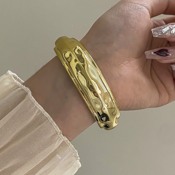 Gold narrow pleated open bracelet-16CM