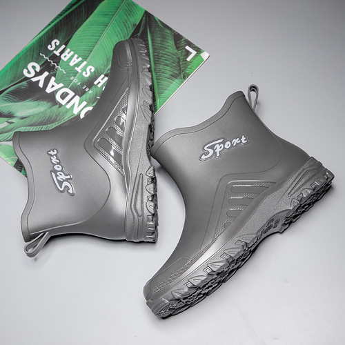  new water shoes for men, fashionable short-tube anti-slip rain boots, thick-soled wear-resistant kitchen car wash work shoes for men
