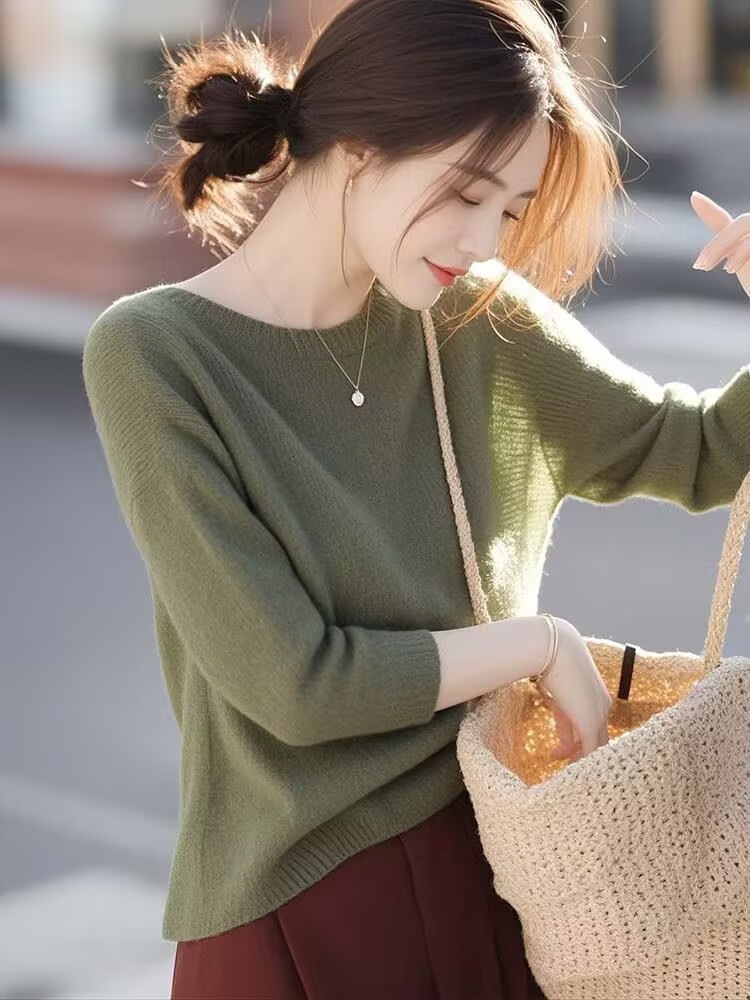 Áo len dệt kim nữ cổ tròn phong cách Hàn Quốc, form rộng, chất liệu mềm mại — Đậu xanh