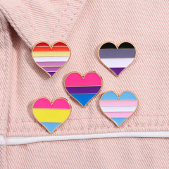 跨境彩虹愛心旗幟造型設計感金屬烤漆徽章精美幾何形彩色胸針