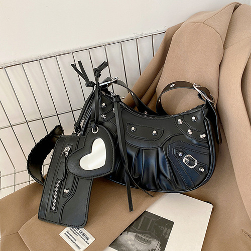  cross-border new underarm bag for women pleated crescent moon shoulder bag for women European and American retro rivet motorcycle bag