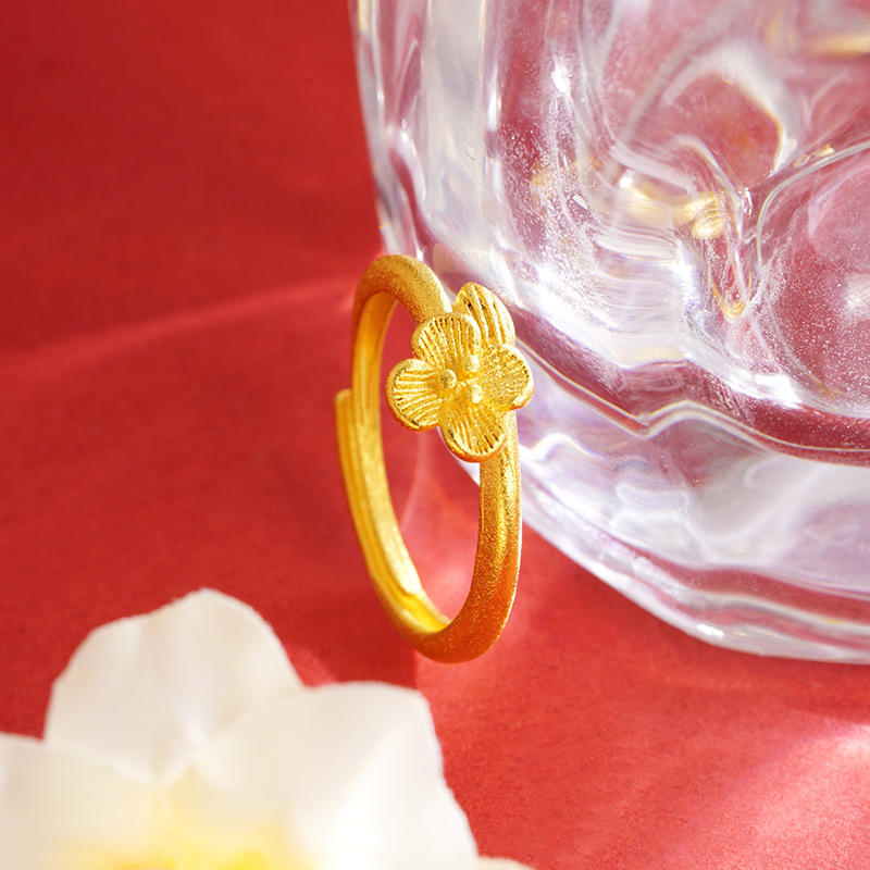 Nuevo anillo de oro de arena no se desvanece durante mucho tiempo diseño de nicho flor anillo de cola abierta estilo étnico joyería de oro de imitación de cobre