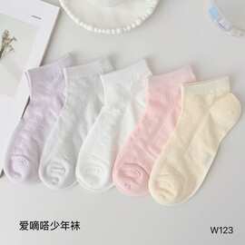 爱嘀嗒2026春季新款少年袜子纯色薄款透气吸汗厂家批发