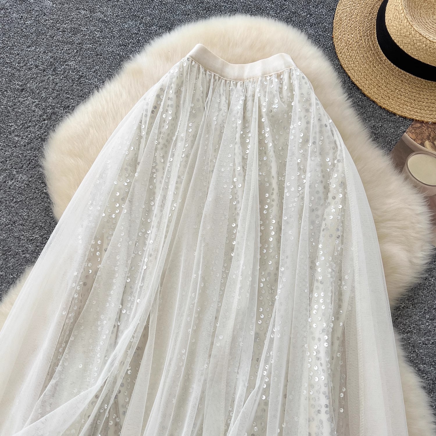 Dámská sukně do a ze sametu a síťoviny s flitry a elastickým pasem_voghion.com